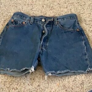 Woman’s Levi shorts. Size 29